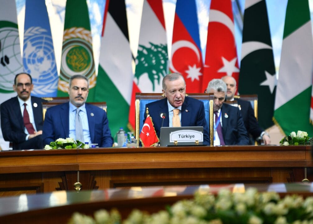 Erdoğan, D-8 zirvesi'nde İsrail'in zulmünü konuştu 1 20241219_203736
