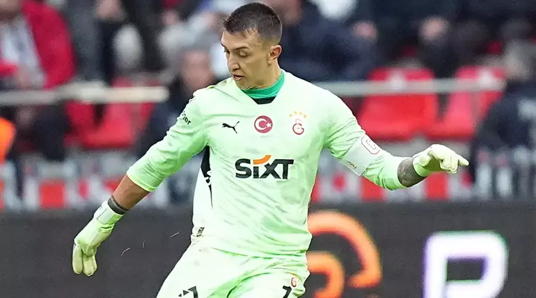 Muslera Galatasaray'a veda edecek 1 6773179daa166e292ec23d0d