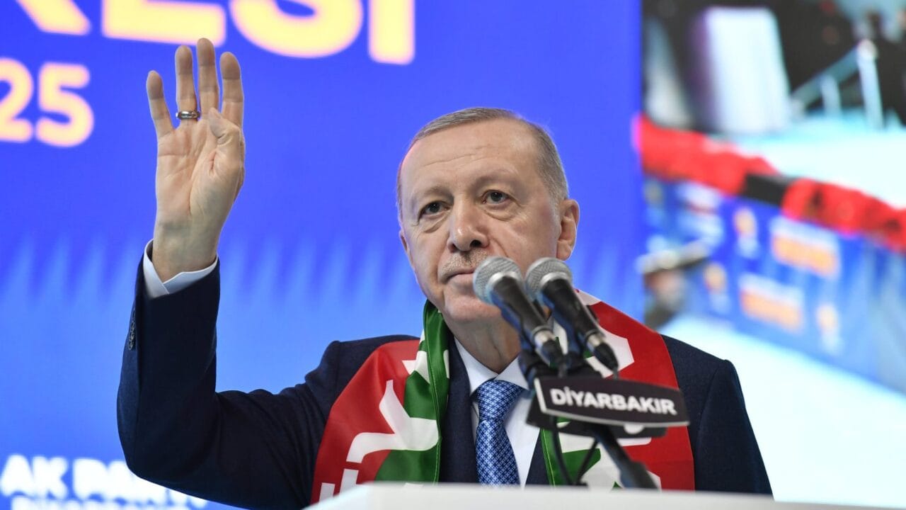 Erdoğan, ekonomik sıkıntılar 2025'in ikinci yarısında bertaraf edilecek 1 image_editor_output_image1877328787-1736720204708