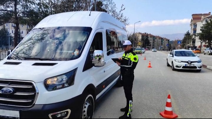 Okul Servisleri ve Trafikte Yoğun Denetimler Sürüyor - Videolu Haber 1 image_editor_output_image1356169560-1739100685221