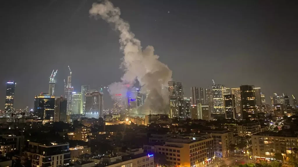 İran'dan İsrail'e yeni saldırı: Tel Aviv'e füze yağmuru 1 94645