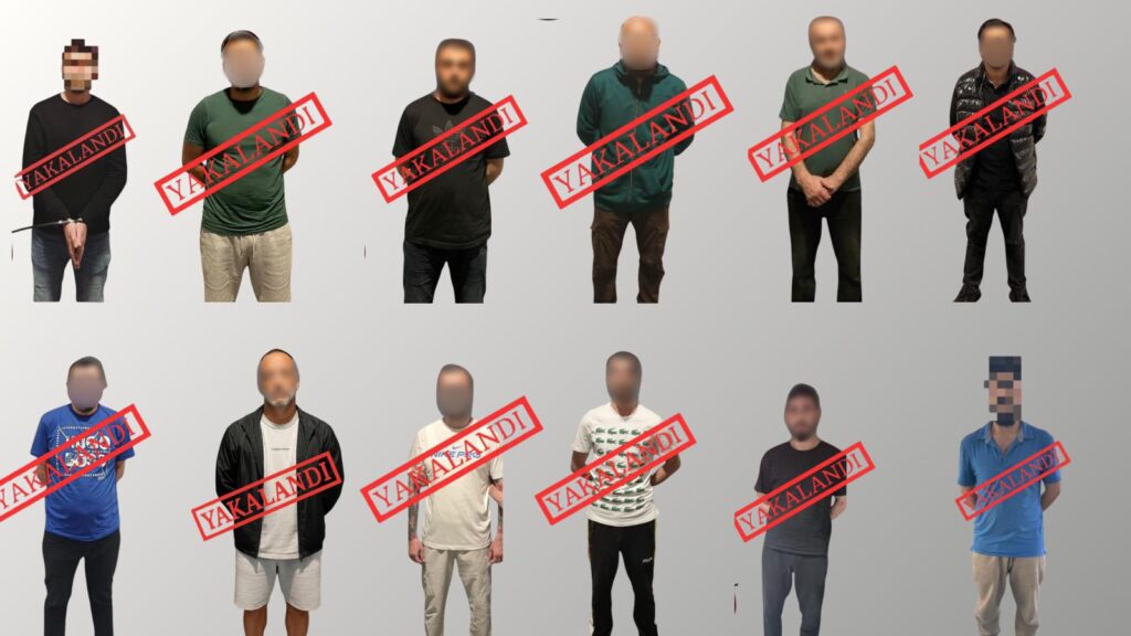 12 Ülkeden 12 Suçlu Türkiye’ye İade Edildi: Kırmızı Bültenle Arananlar Yakalandı 1 Kırmızı Bültenle Arananlar Yakalandı