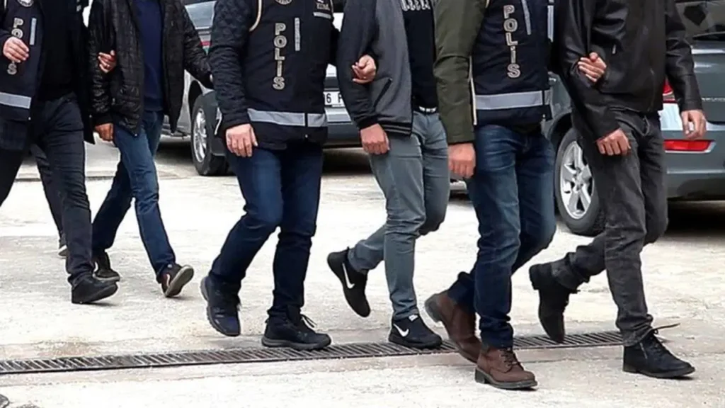 TSK ve Emniyet’te FETÖ Soruşturması: 41 İlde Operasyon, 179 Gözaltı 1 TSK ve Emniyet’te FETÖ Soruşturması