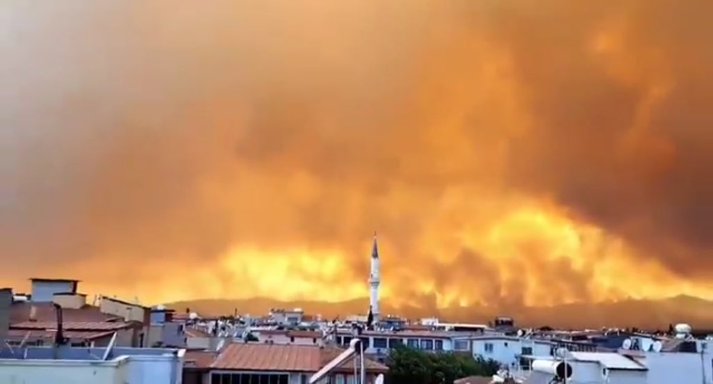 İzmir’de 3 ilçede orman yangını: 5 Mahalle Tahliye Edildi 1 izmir orman yangını