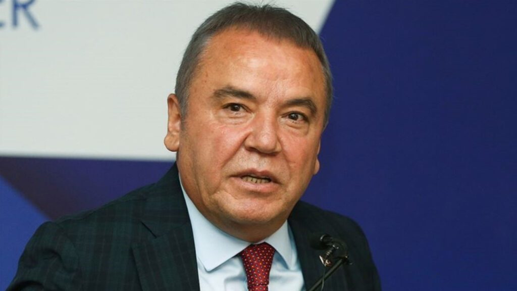 Antalya Büyükşehir Belediye Başkanı Muhittin Böcek tutuklandı 1 Antalya Büyükşehir Belediye Başkanı Muhittin Böcek tutuklandı