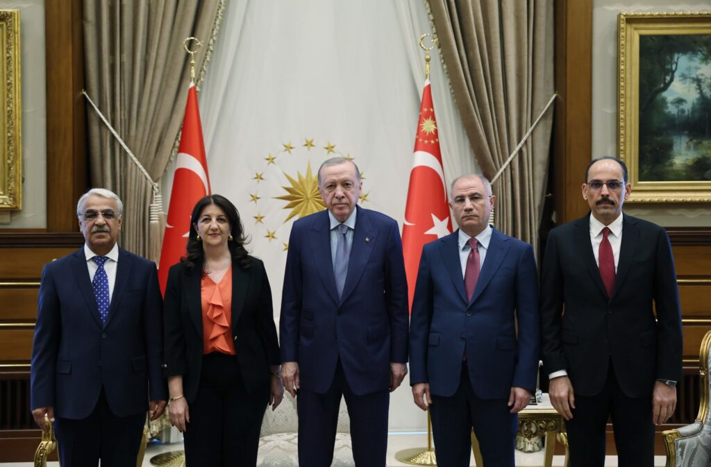 Cumhurbaşkanı Erdoğan, DEM Parti heyetini Beştepe'de kabul etti 1 Cumhurbaşkanı Erdoğan, DEM Parti heyetini Beştepe'de kabul etti