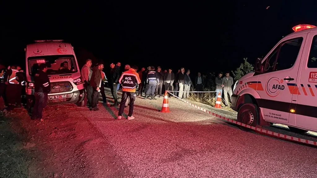Otomobil uçuruma yuvarlandı, 4 kişi öldü 1 sivas otomobil kazası